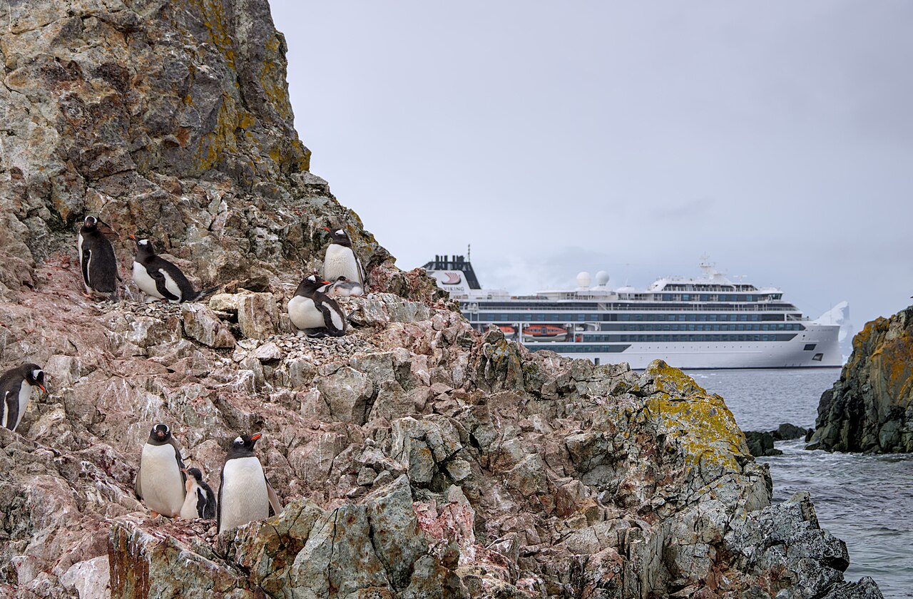 Antarctic Peninsula expedition view 2
