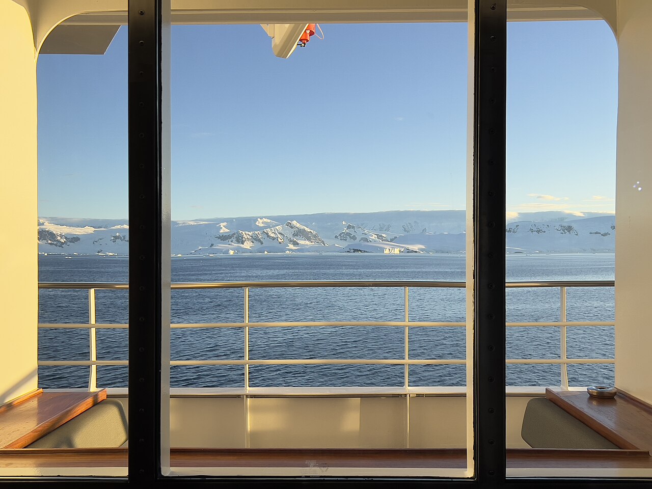 Antarctica Fly & Cruise